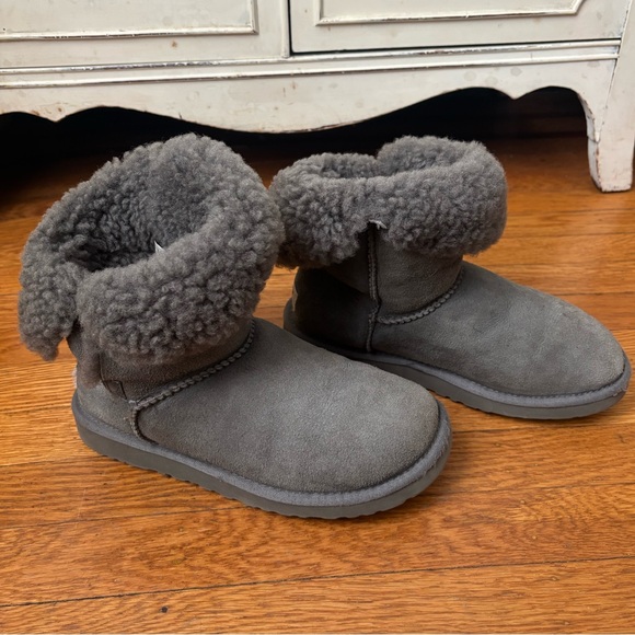 Grey Ugg Boots - Picture 3 of 7